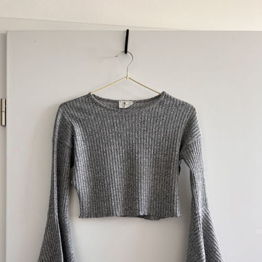 FLARE SLEEVE TOP