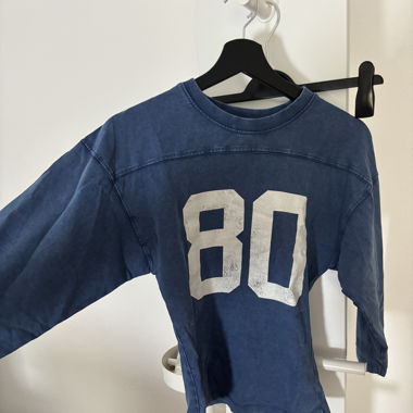 „Baseball tee“ mit anliegender tallie