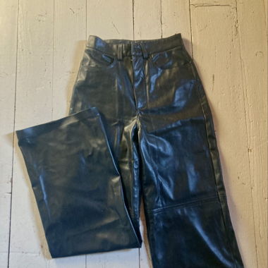 Faux lederhosen