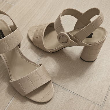 Scarpe con tacco