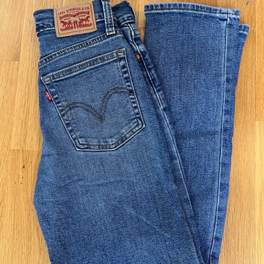Levi's Wedgie Straight Jeans