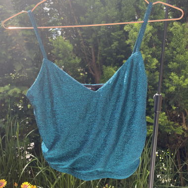 crop top blau glitzernd