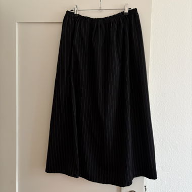 Jupe à fines rayures