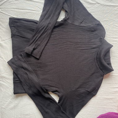 Maglione in maglia a coste nero