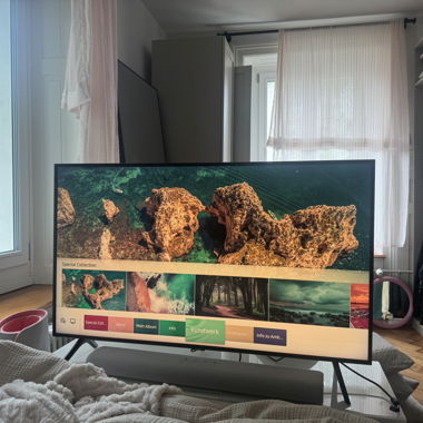 Téléviseur Smart TV Samsung QLED 4K 49” (QE49Q60R)