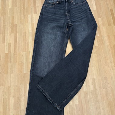 Dunkle Denim-Jeans