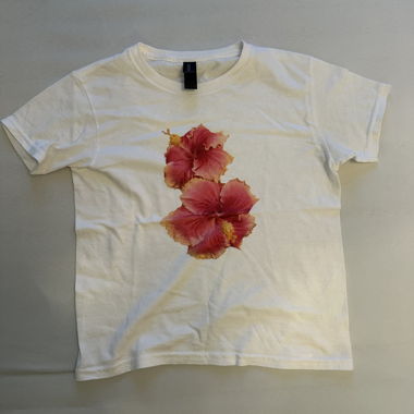 Weisses T-Shirt mit Blumen