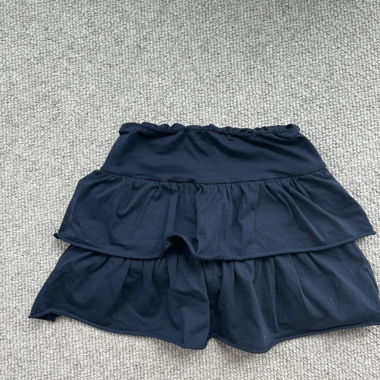 Subdued ruffle skirt
