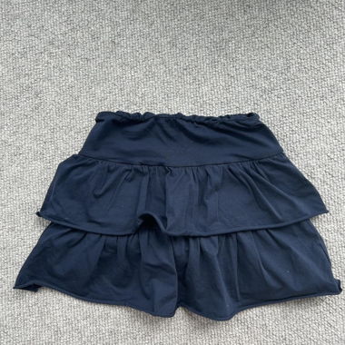 Subdued ruffle skirt