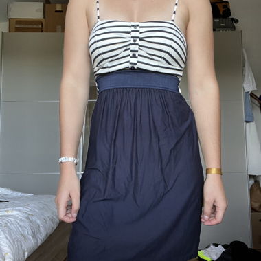 Gestreiftes Sommerkleid
