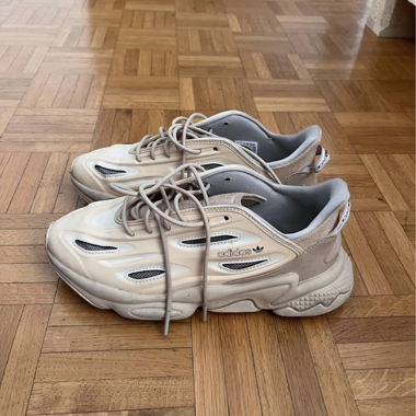 Beige adidas low sneakers
