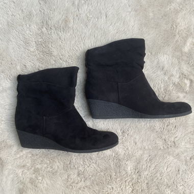 bottines noires à talon compensé 