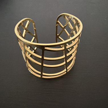 Gold openwork cuff