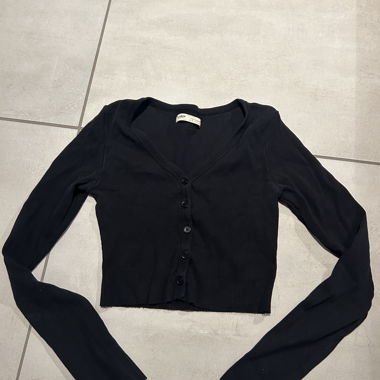Black long-sleeve T-shirt
