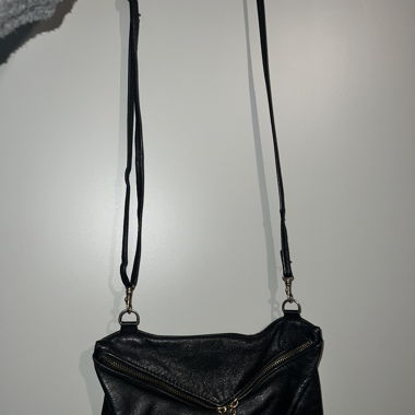 Kleine schwarze Ledertasche