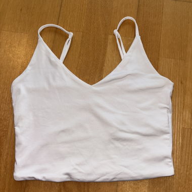 Crop-top blanc avec bretelles spaghetti