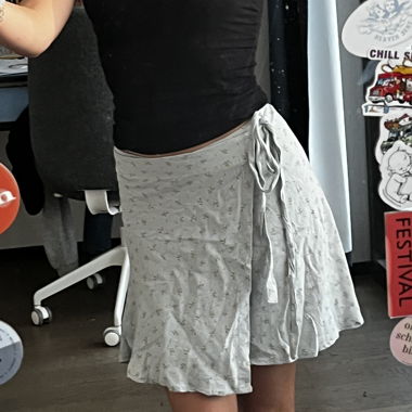 Adjustable floral skirt