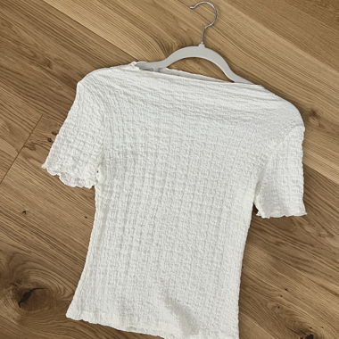 T-SHIRT mit Strukturmuster