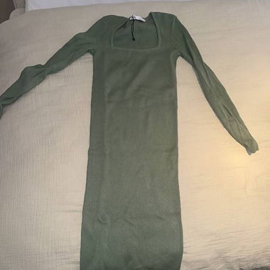 Zara-Kleid