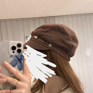 Casquette à visière brune