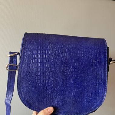 Sac bleu cuir véritable 