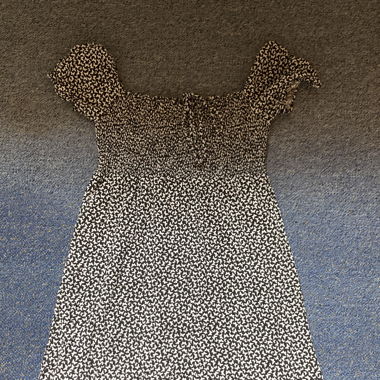 Schwarzes Kleid