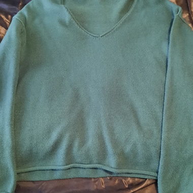 Maglione verde scollo a V