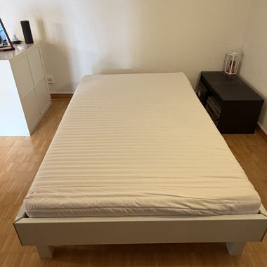 Bed with mattress and slatted base, 90x200 cm