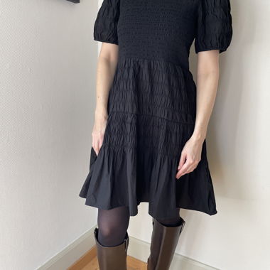 Abito nero smock