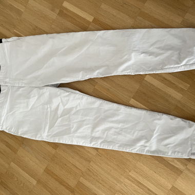 Weisse Chinohose