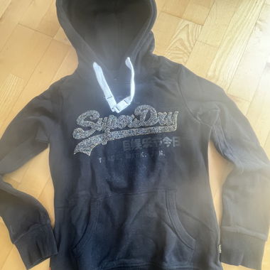 Schwarzer Superdry Hoodie mit Glitzerlogo