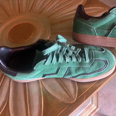 Brandneue Schuhe schön grün