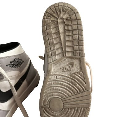 Air Jordan 1 Mid "Light Smoke Grey" sneakers