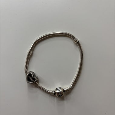 CATENINA E CHARM CUORE PANDORA