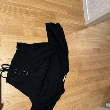 T-Shirt mit Schnüren