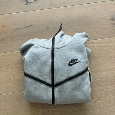Grey nike tech