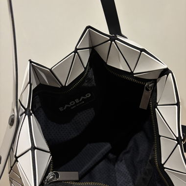 Issey Miyake Handtasche