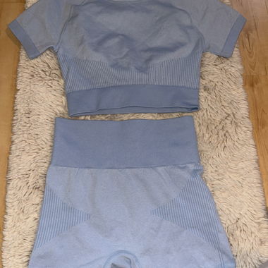 Completo sportivo blu