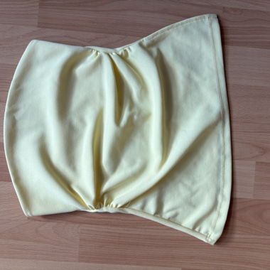 Bandeau jaune ouvert de côté 