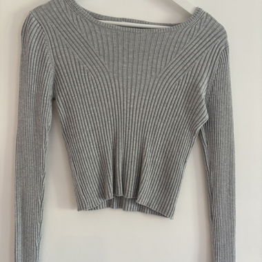 Grau gerippter Stradivarius-Pullover