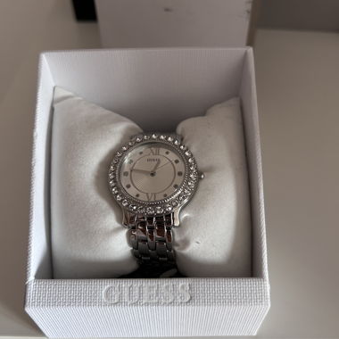Montre Guess à vendre