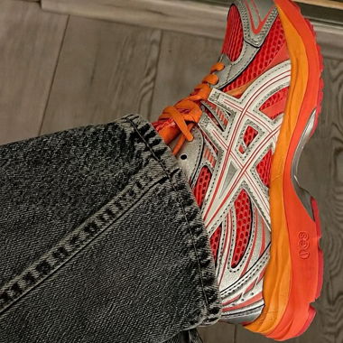 Asics arancione