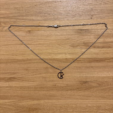 Collana con ciondolo CK