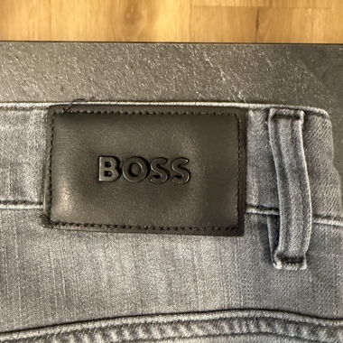 BOSS-Graujeans