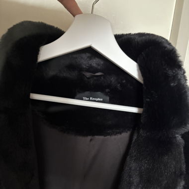 Veste en fausse fourrure noire – The Kooples 