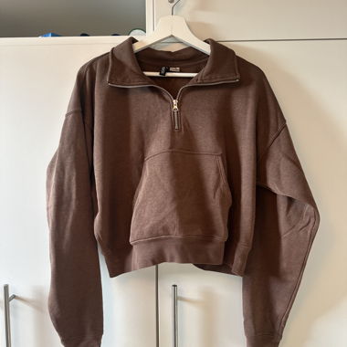 brown zip jumper