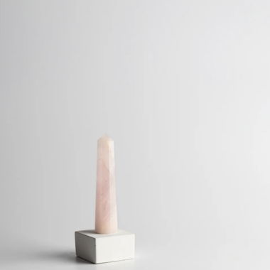 Rosenquarz Obelisk