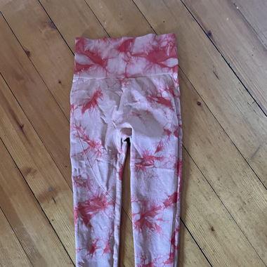 Verschiedene Peach Leggins