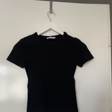 basic black tee