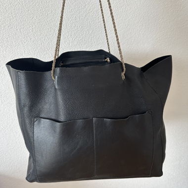 Lässige Sézane Gaby Lederhandtasche schwarz gross